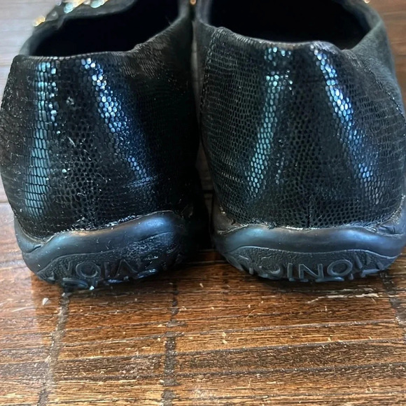 Vionic ALDA Black Snake Print Chain Leather Slip On Driving Loafers Size 6 1/2 - Picture 6 of 9
